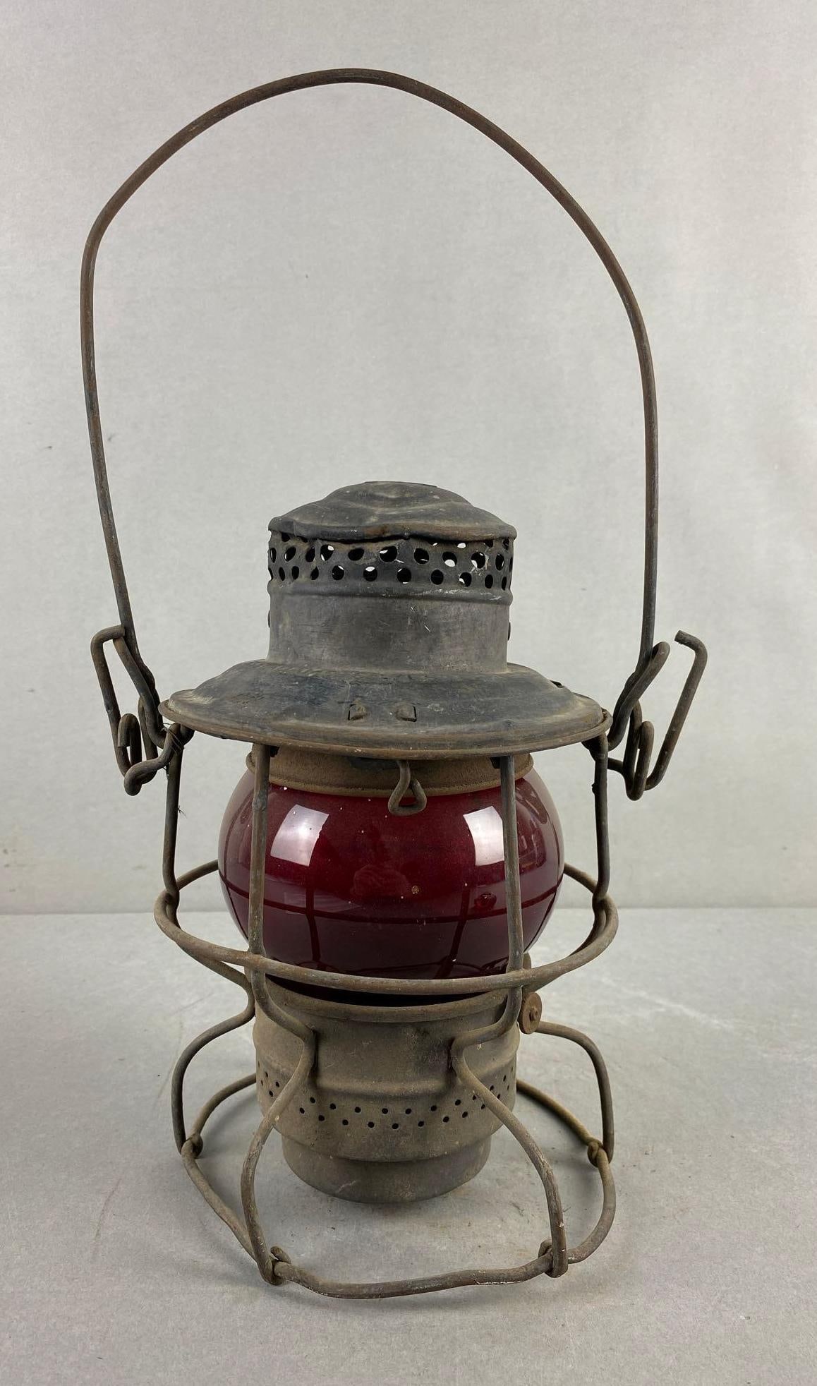 Rock Island The Adams Westlake Co. Globe Railroad Lantern (1 of 4)