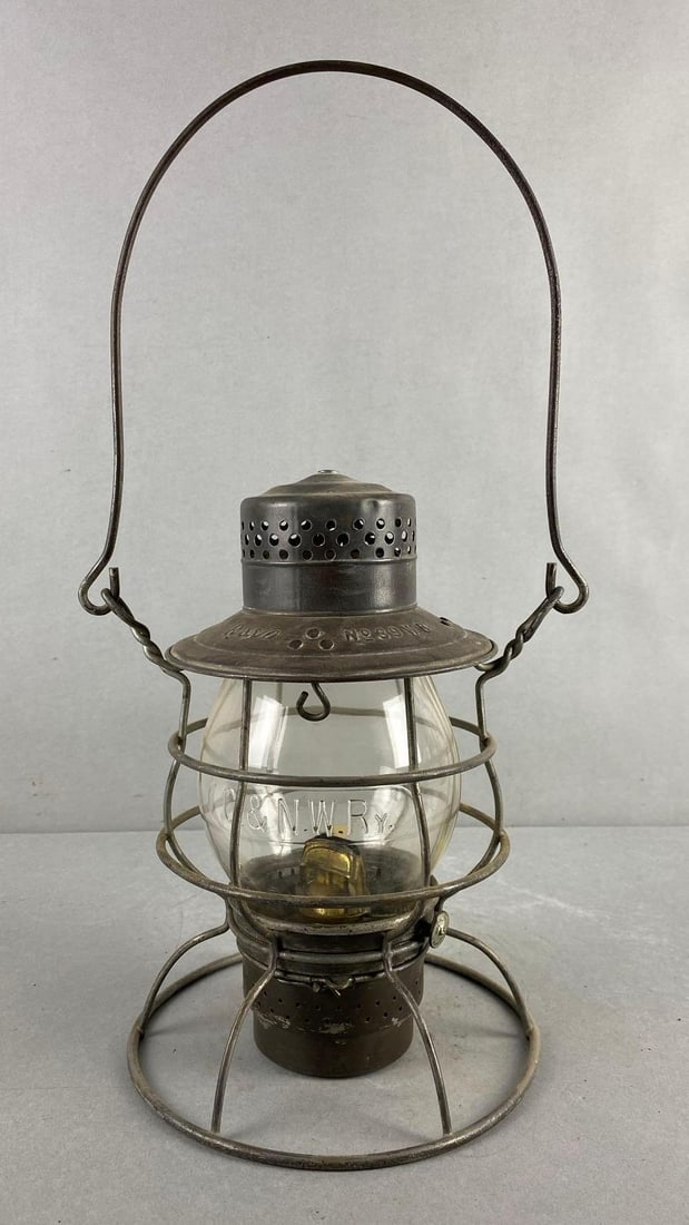 Rayo C&NW RY Globe Railroad Lantern (1 of 5)