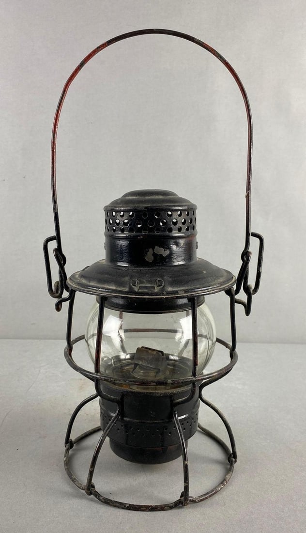 Adlake BR Kerosene Globe Railroad Lanterm: Burlington Route, paint chipping throughout, measures 9 3/4 x 7 1/4 x 6 inches