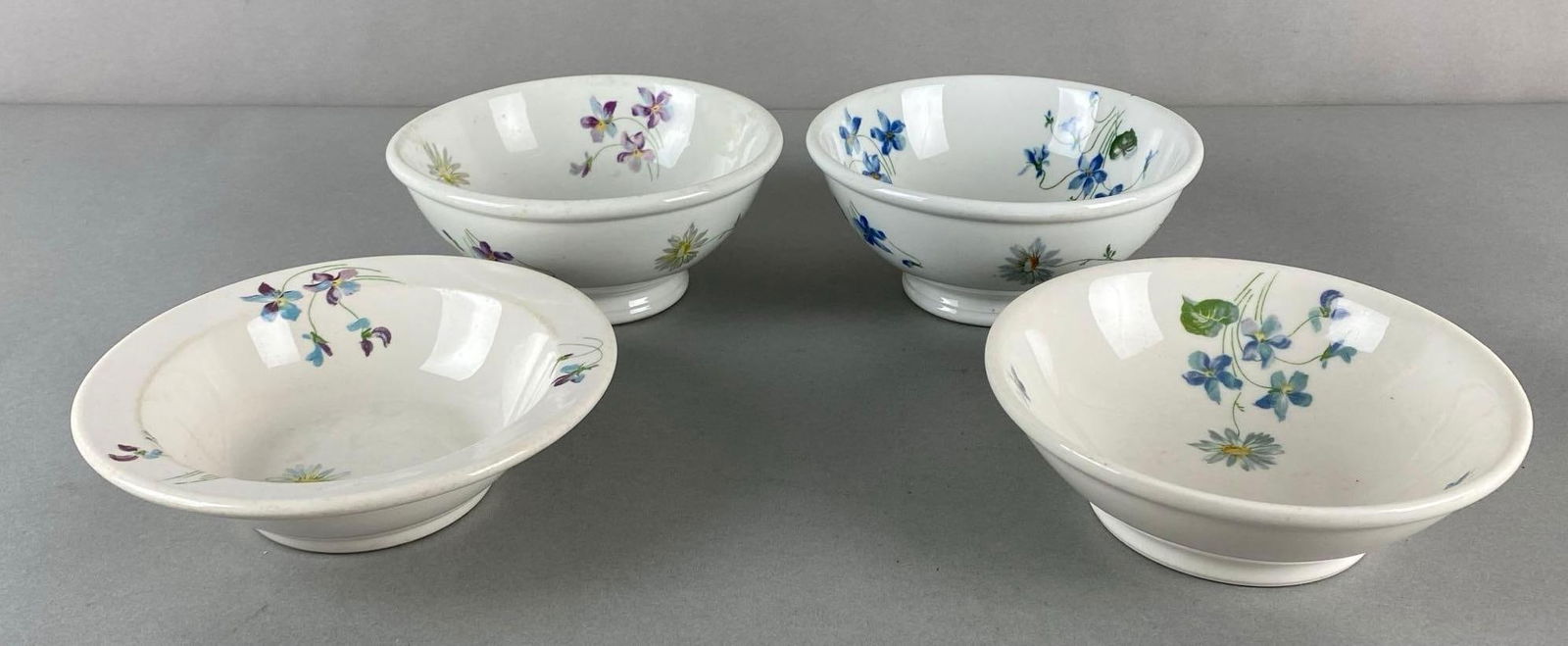 Group of 4 CB&Q Railroad Violets and Daisies Porcelain Bowls (1 of 3)