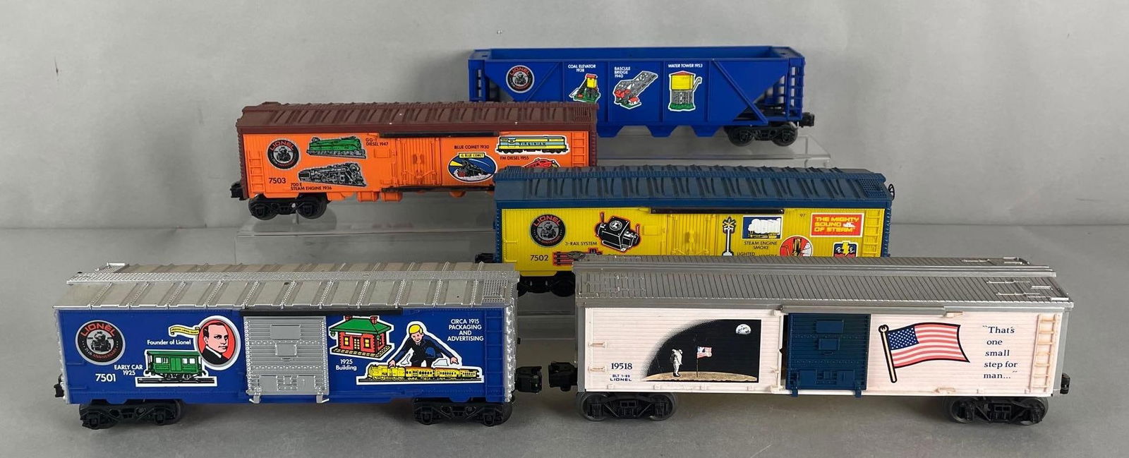 Group of 5 Lionel O Scale 75th Anniversary Train Boxcars (1 of 3)