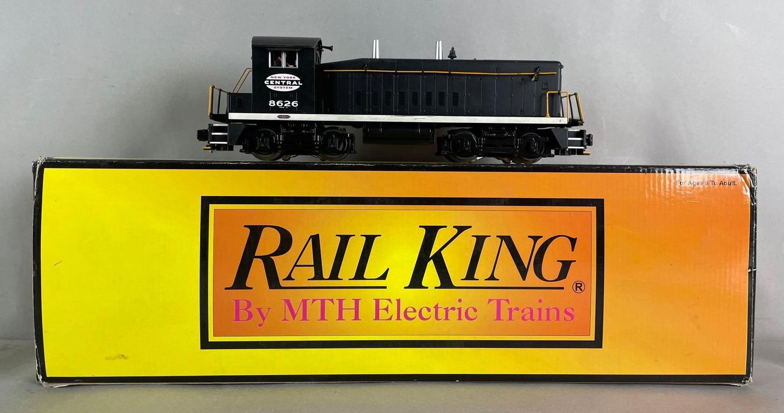 MTH Rail King O Scale SW-8 Switcher Diesel Locomotive (1 of 4)