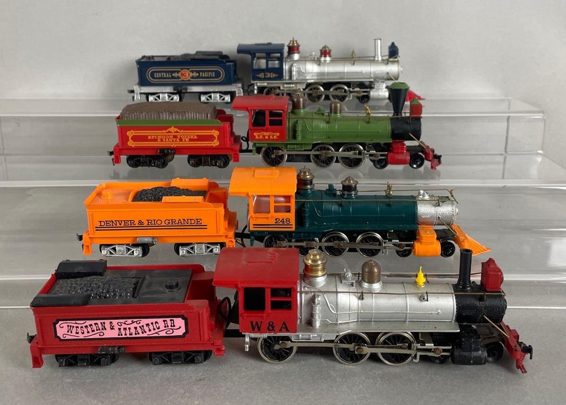 Group of 4 HO Scale Steam Locomotives and Tenders (1 of 4)