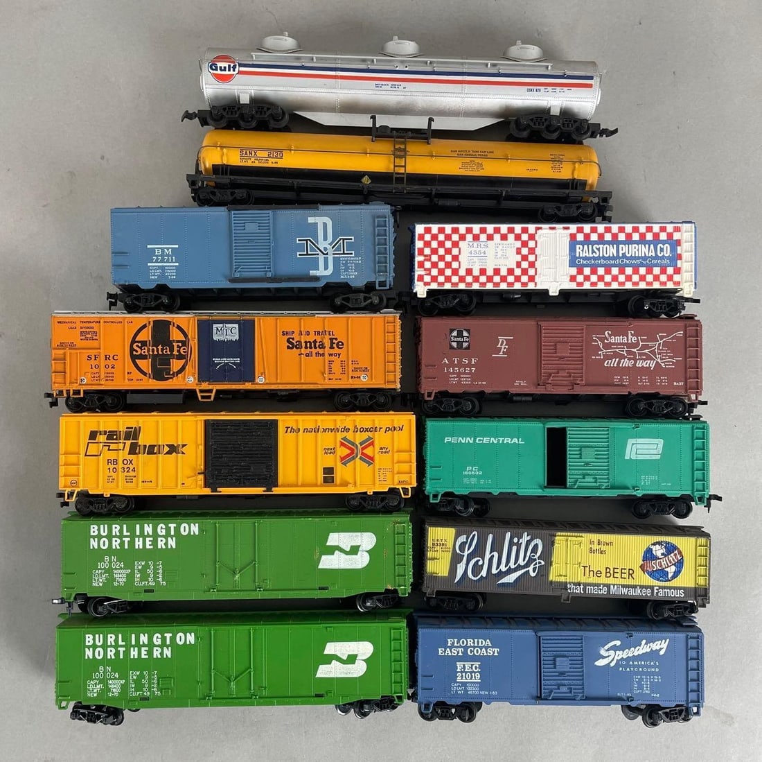 Group of 4 HO Scale Freight Train Cars (1 of 3)