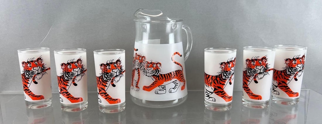 Vintage Exxon Put a Tiger in your Tank Glass Pitcher and Cup Set: Great condition, picture measures 7" x 9"