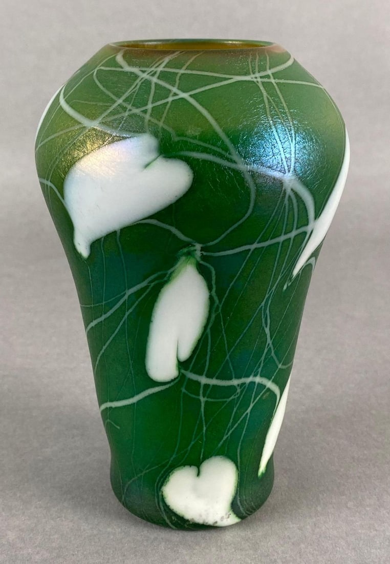 Freehand Heart and Vine Patterned Green Iridescent Glass Vase (1 of 6)