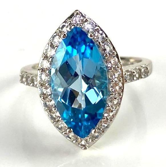 10K White Gold Topaz Ring (1 of 5)