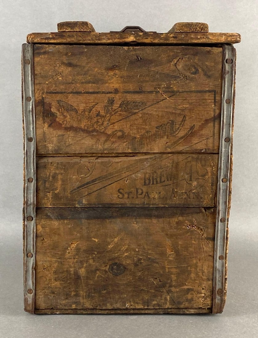 Hamms Brewing 4 Bottle Advertising Picnic Wood Crate: Measures 16 1/2 x 11 1/2 x 11 1/4 inches.