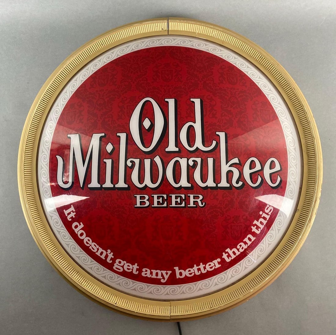 Old Milwaukee Plastic Button Light-Up Advertising Sign (1 of 5)