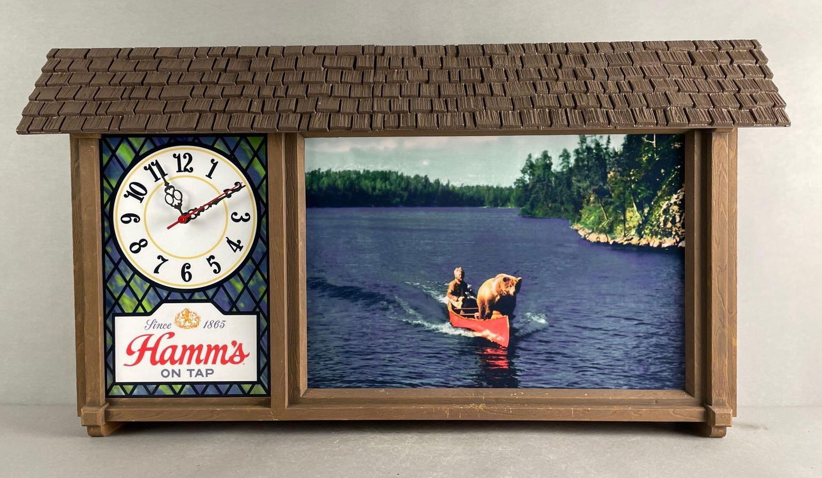 Vintage Hamms Beer Canoe Bear Light Up Advertising Clock