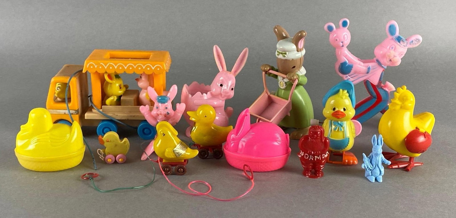 Group of 14 Vintage Easter Candy Containers, Bunny Toys, and More (1 of 3)