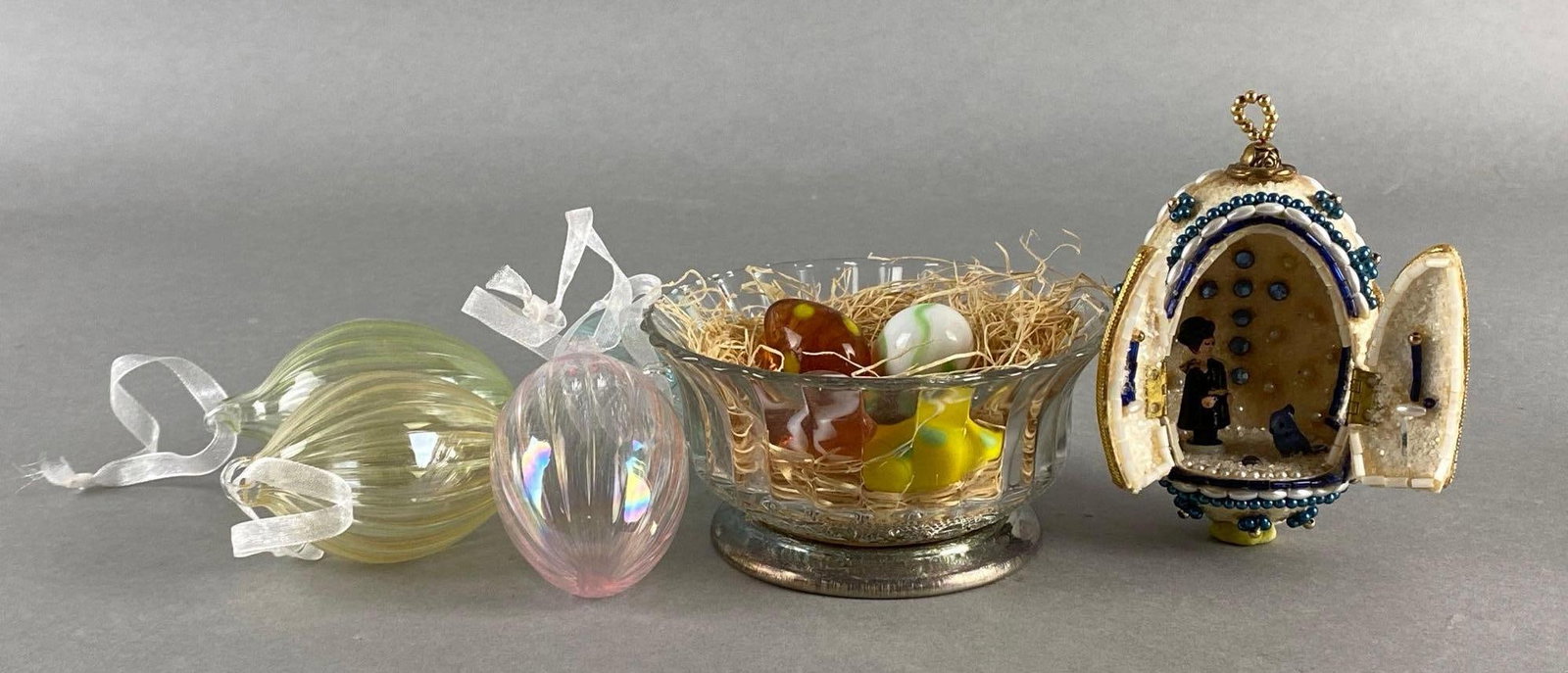 Group of 10 Glass Easter Eggs and More (1 of 4)
