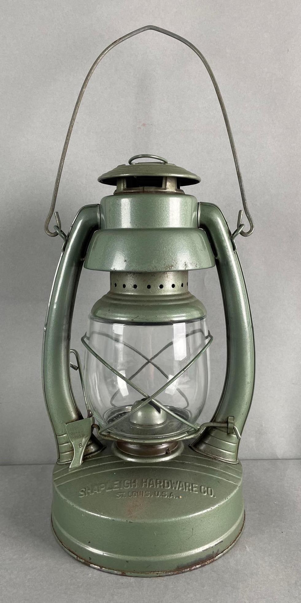 Vintage Embury No. 2 Air Pilot Kerosene Lantern (1 of 4)