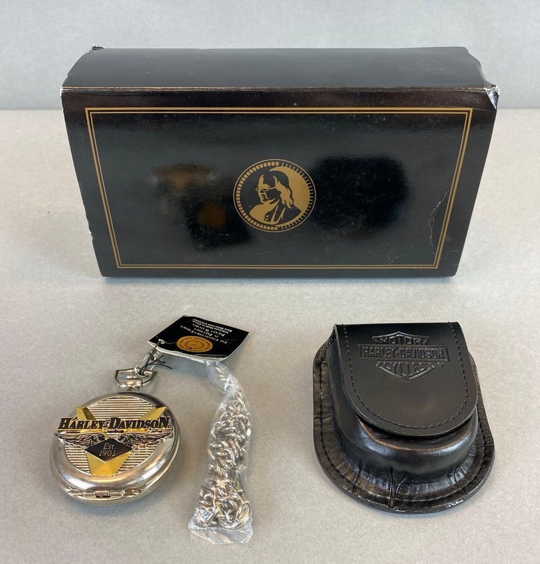 Franklin Mint Harley-Davidson Pocket Watch and Belt Loop Case (1 of 6)