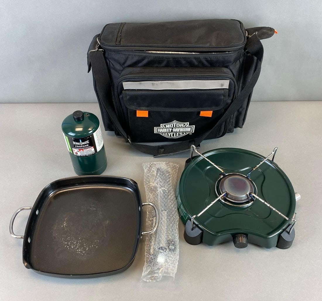 Harley-Davidson Saddle Insulated Cooler Bag Picnic Set (1 of 3)