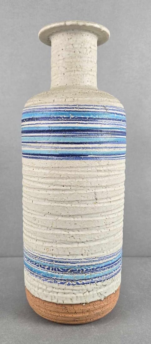 Vitnage Raymor Art Pottery Vase: Makers mark sticker on base, measures 16 1/2 x 6 1/2 x 6 1/2 inches