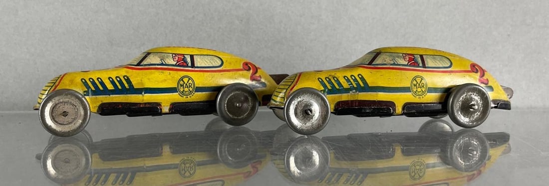 Group of Marx #2 Arrow Tin Litho Wind-Up Cars: Did not wind in test, no keys included. Both measure 4 inches long