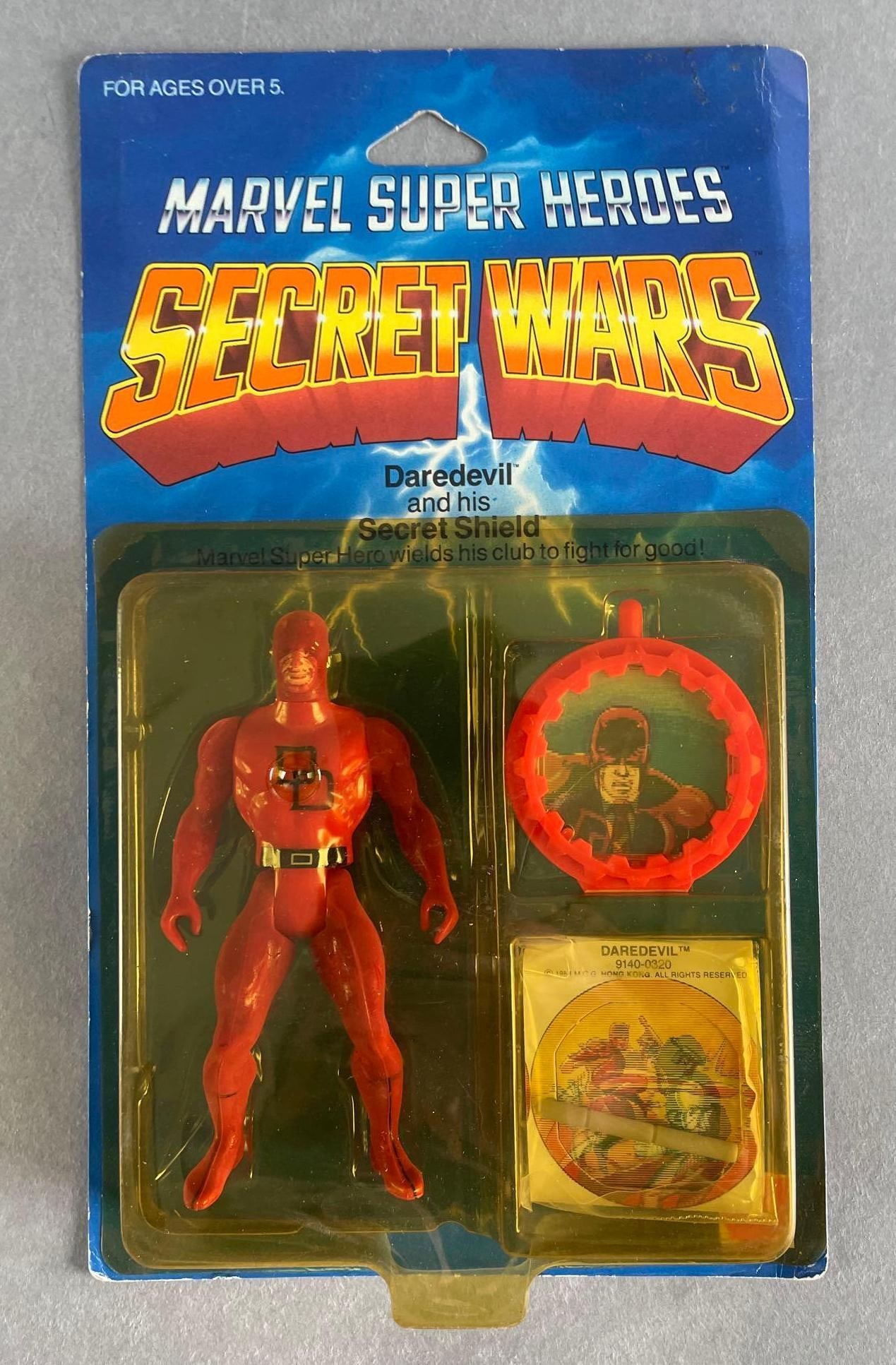 Mattel Marvel Super Heroes Secret Wars Daredevil Action Figure (1 of 7)