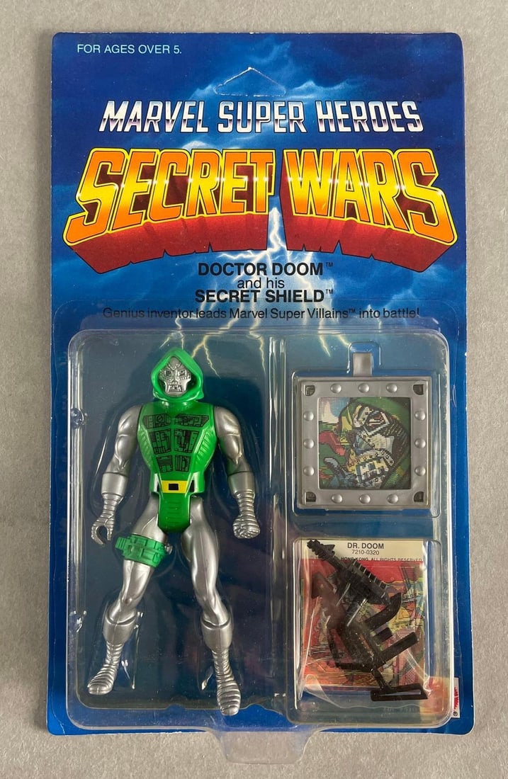 Mattel Marvel Super Heroes Secret Wars Doctor Doom Action Figure (1 of 6)