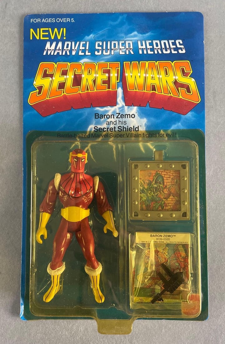 Mattel Marvel Super Heroes Secret Wars Baron Zemo Action Figure (1 of 6)