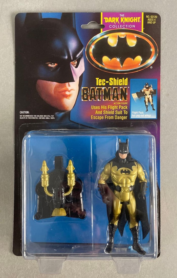Kenner Dark Knight Collection Tec-Shield Batman Action Figure (1 of 6)