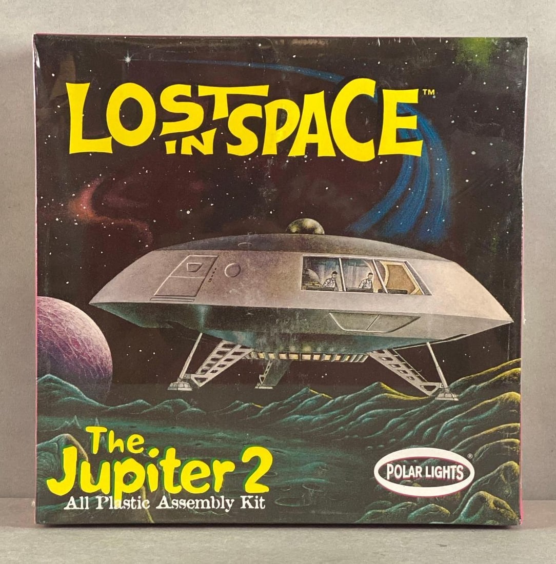 Polar Lights Lost In Space The Jupiter 2 Plastic Assembly Kit (1 of 3)