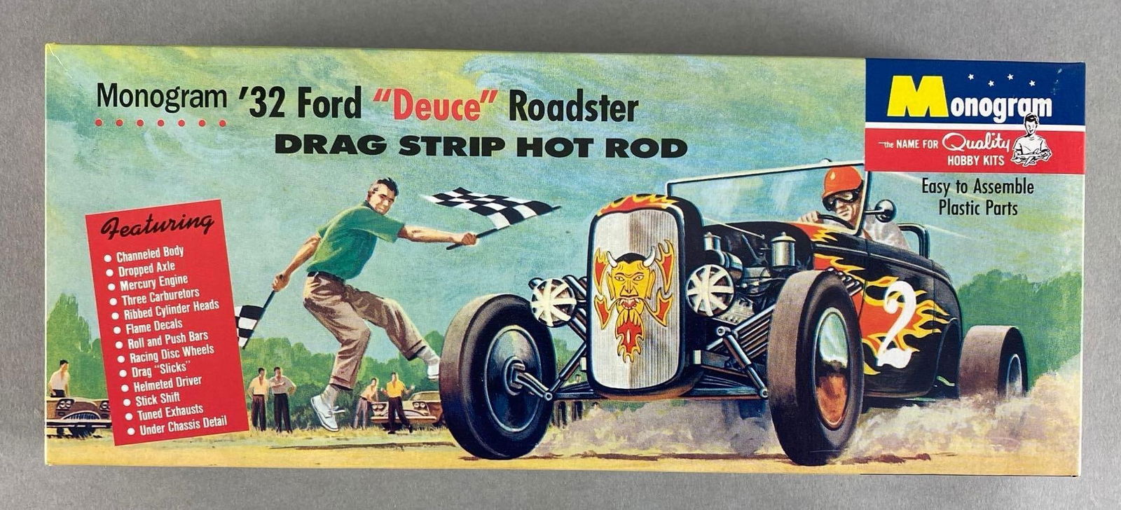 Monogram 1932 Ford Deuce Roadster Plastic Model Kit (1 of 2)