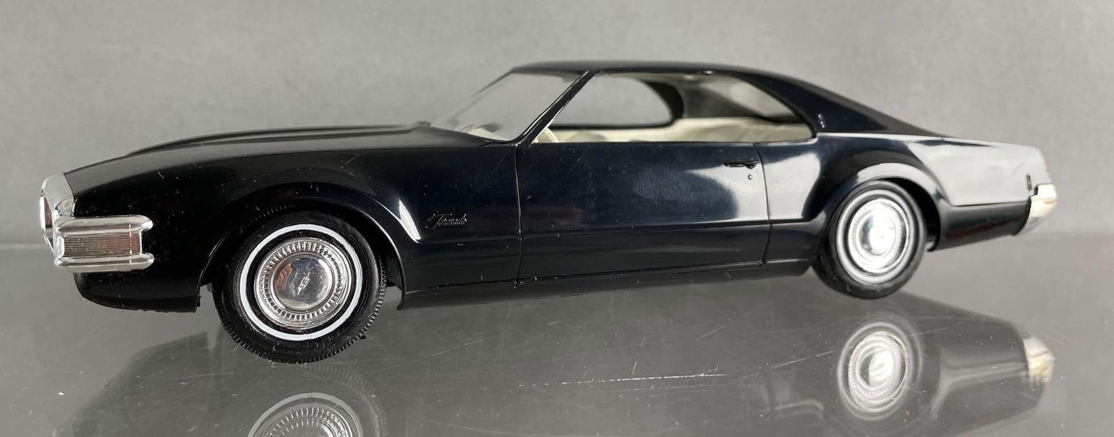 1969 Oldsmobile Toronado Black Dealership Promo Car (1 of 6)