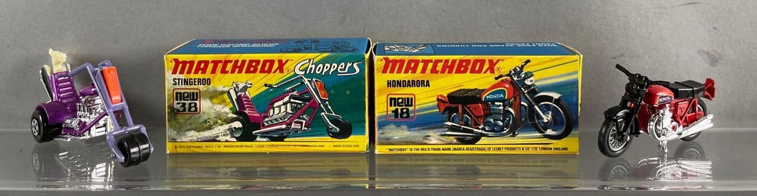 Group of 2 Matchbox Die-Cast Motorcycles: Includes 18 hondarora, 38 stingeroo