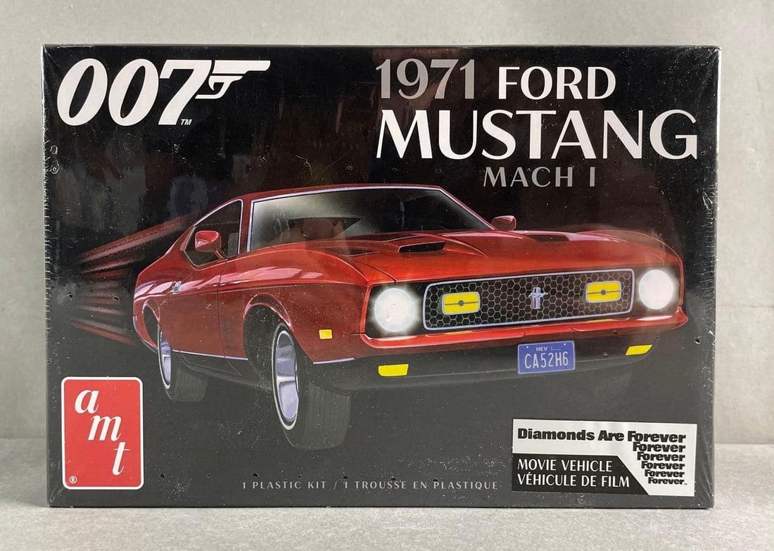 AMT 1971 Ford Mustang Mach I 007 Model Kit (1 of 3)