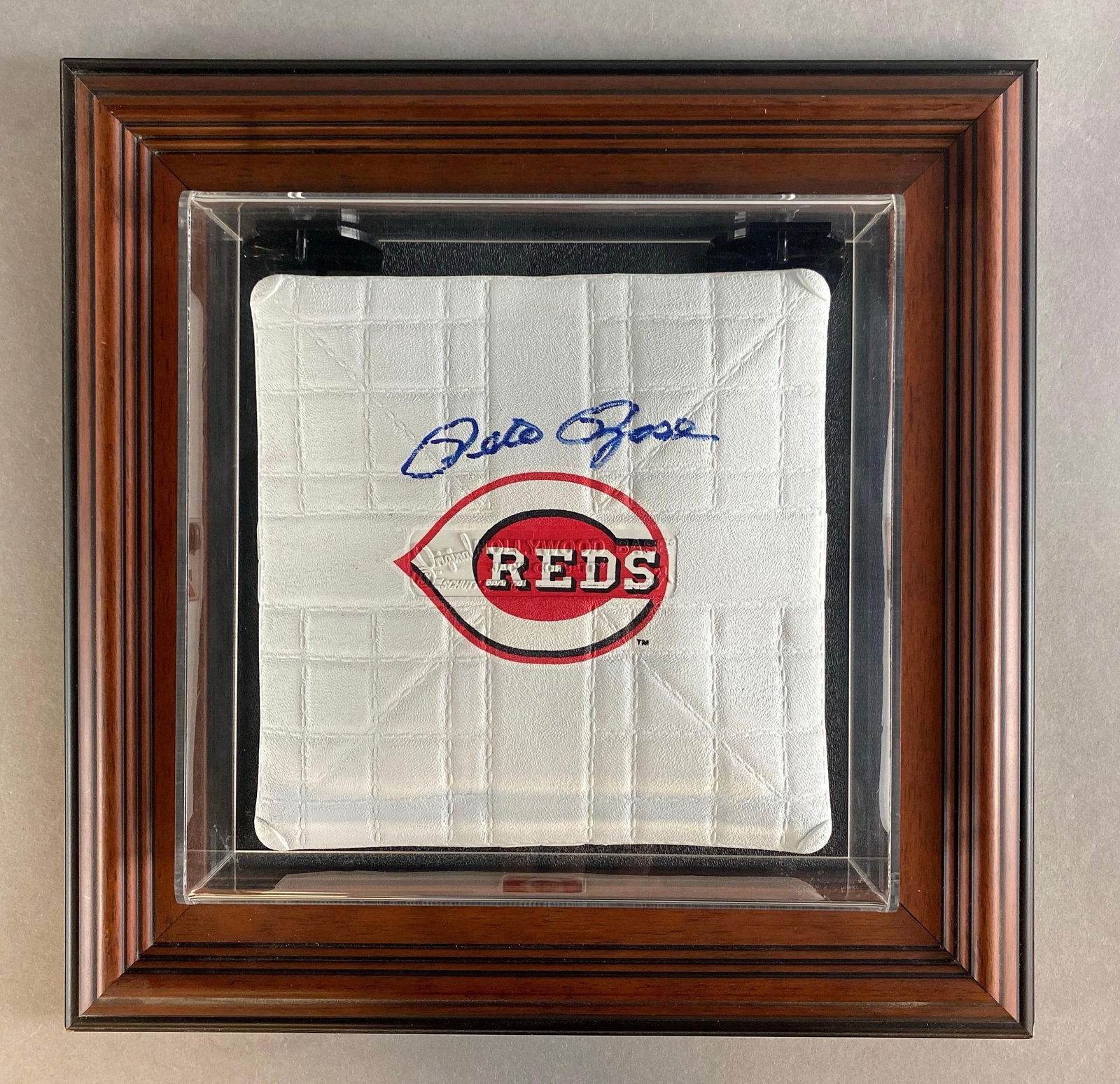 Pete Rose Signed Mini Base with COA (1 of 2)