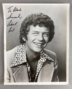 Signed Robert Reed Photograph: 1932 - 1992, featured in Brady Bunch and medical center, died at 59, measures 8 x 10