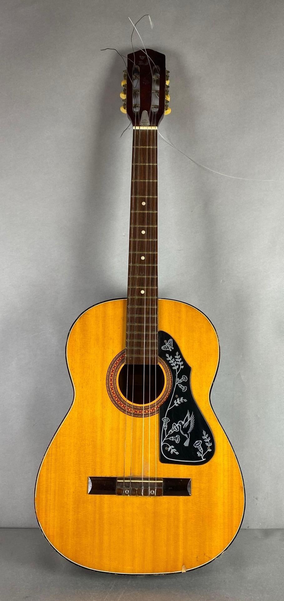 Vintage Checkmate G135 Acoustic Guitar (1 of 10)