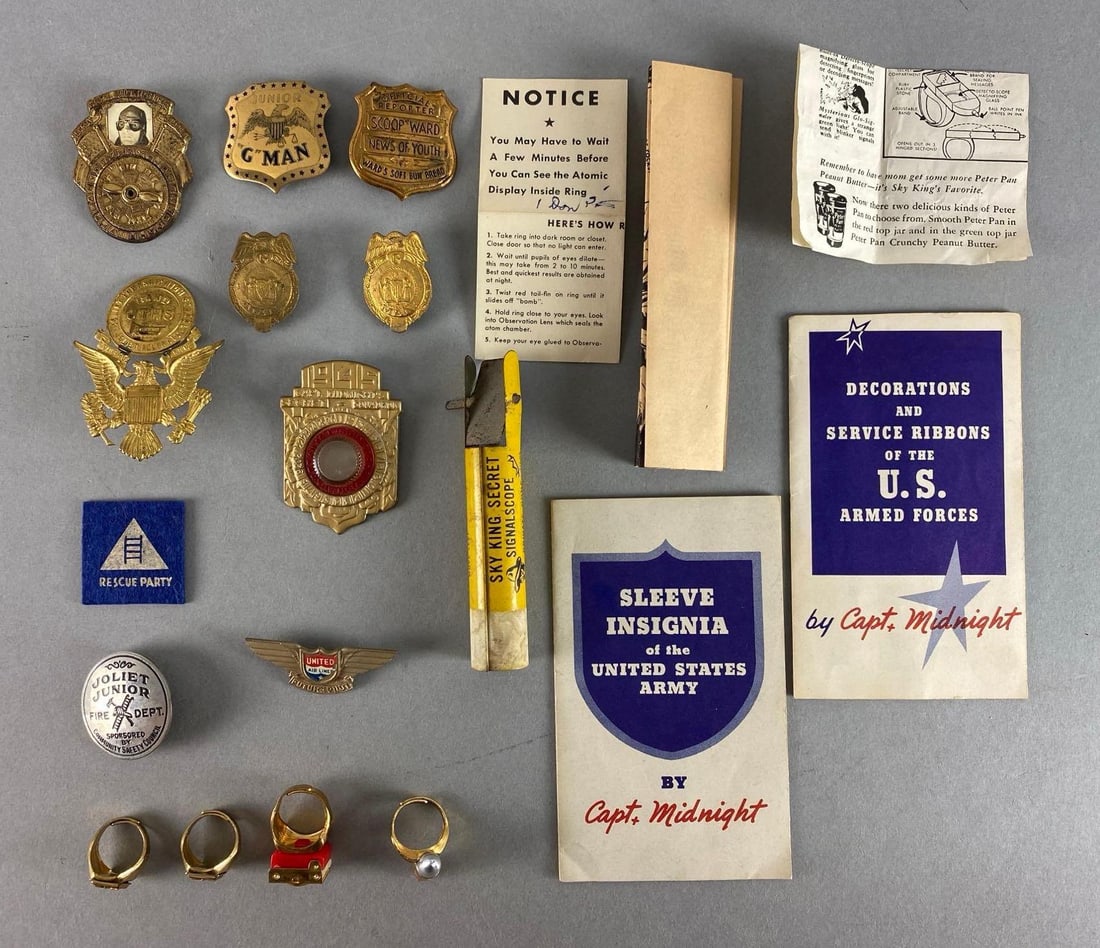 Group of 20 Assorted Cracker Jack Toys and More (1 of 3)