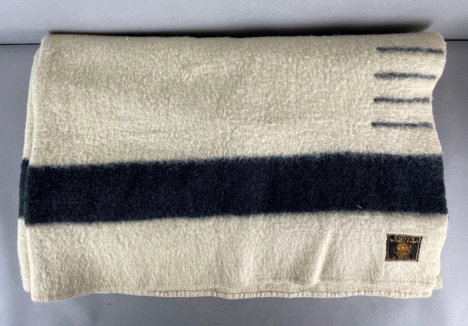 Earlys Witney Point Pure Wool Blanket (1 of 3)