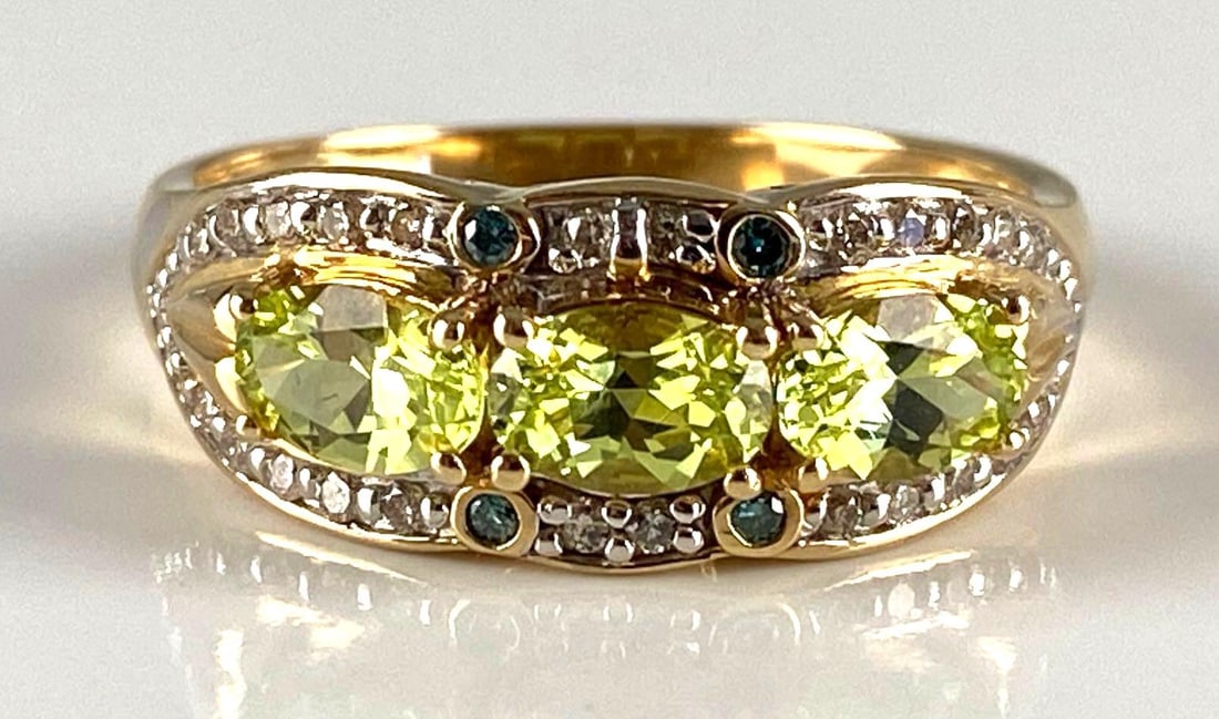 14K Gold Chrysoberyl and Diamond Ring: Total weight 4.6g, Marked NH on inside of band, Size 10.