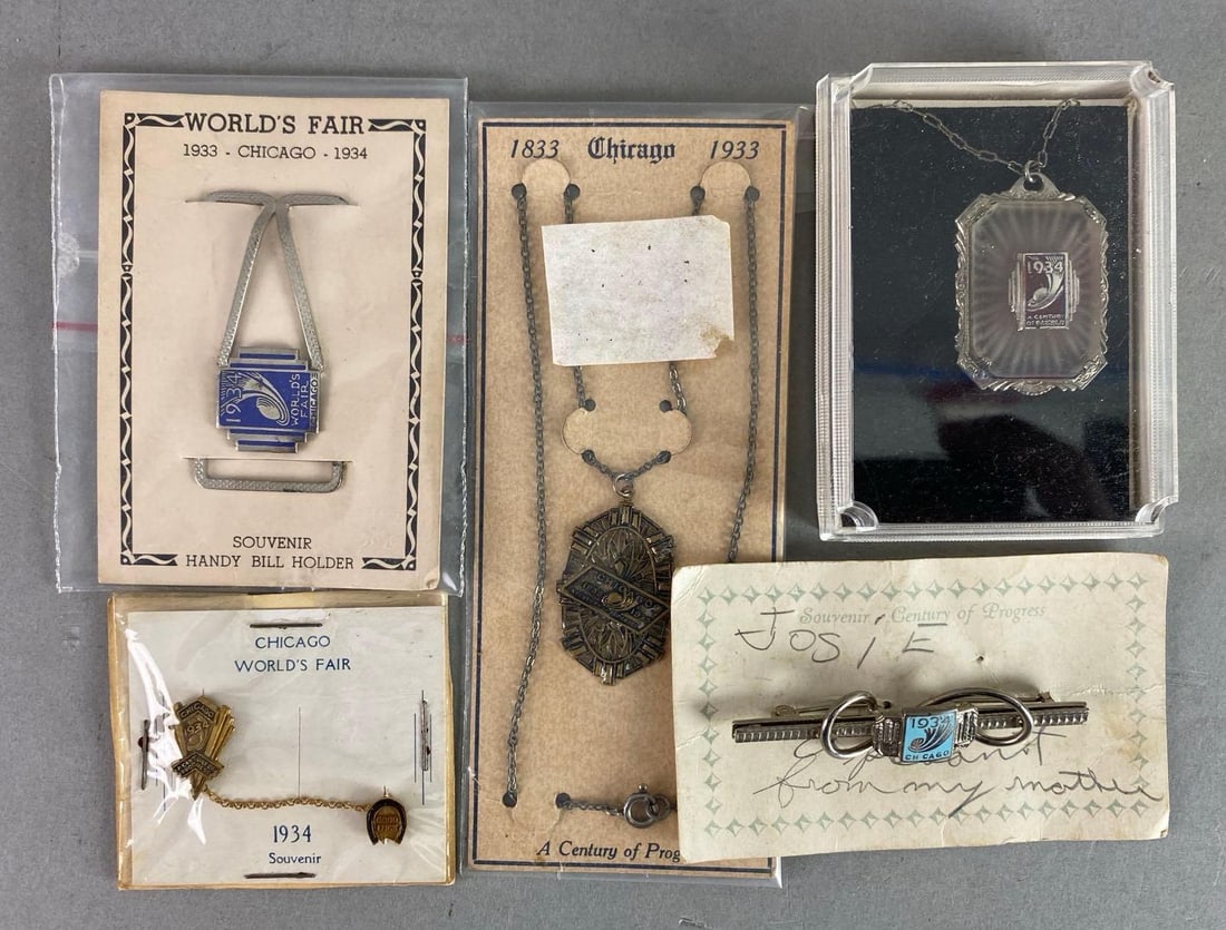 Group of 5 1933-1934 Chicago Worlds Fair Souvenirs (1 of 3)