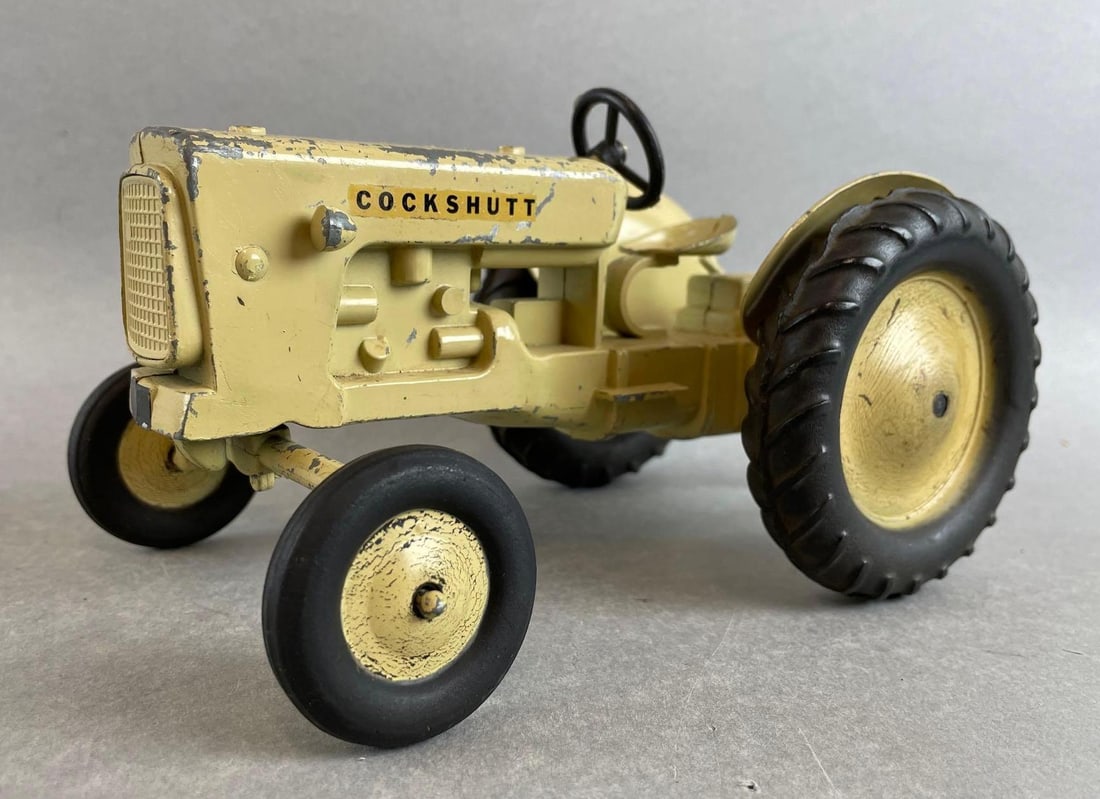 Vintage Cockshutt Die-Cast Tractor (1 of 6)