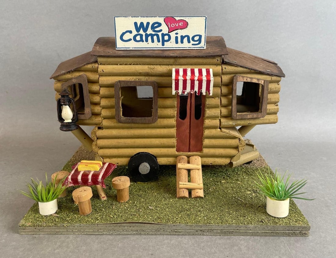 Arts and Crafts Wood Camper Decor: Measures 8 x 10 1/4 x 8 3/4 inches
