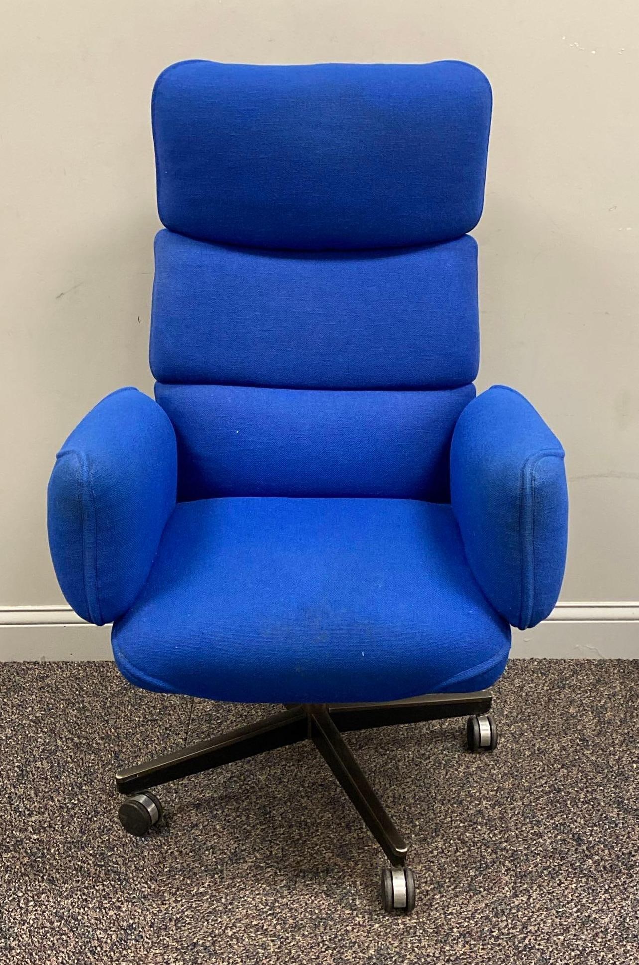 Otto Zapf for Knoll High-Back Blue Upholstered Office Chair: No In House Shipping Available, Third Party Shipper is Recommended. Needs cleaning, Measures 48 x 31 x 28 inches.