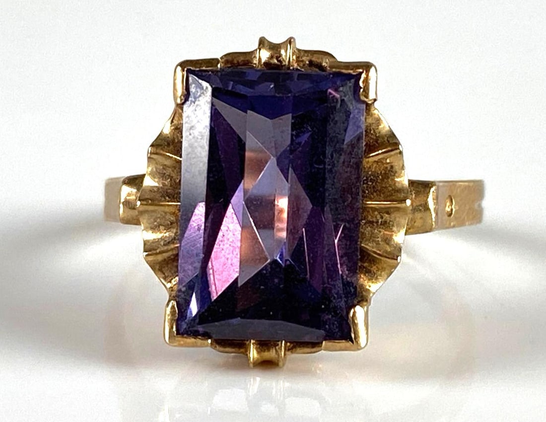 10K Gold Alexandrite Ring (1 of 6)
