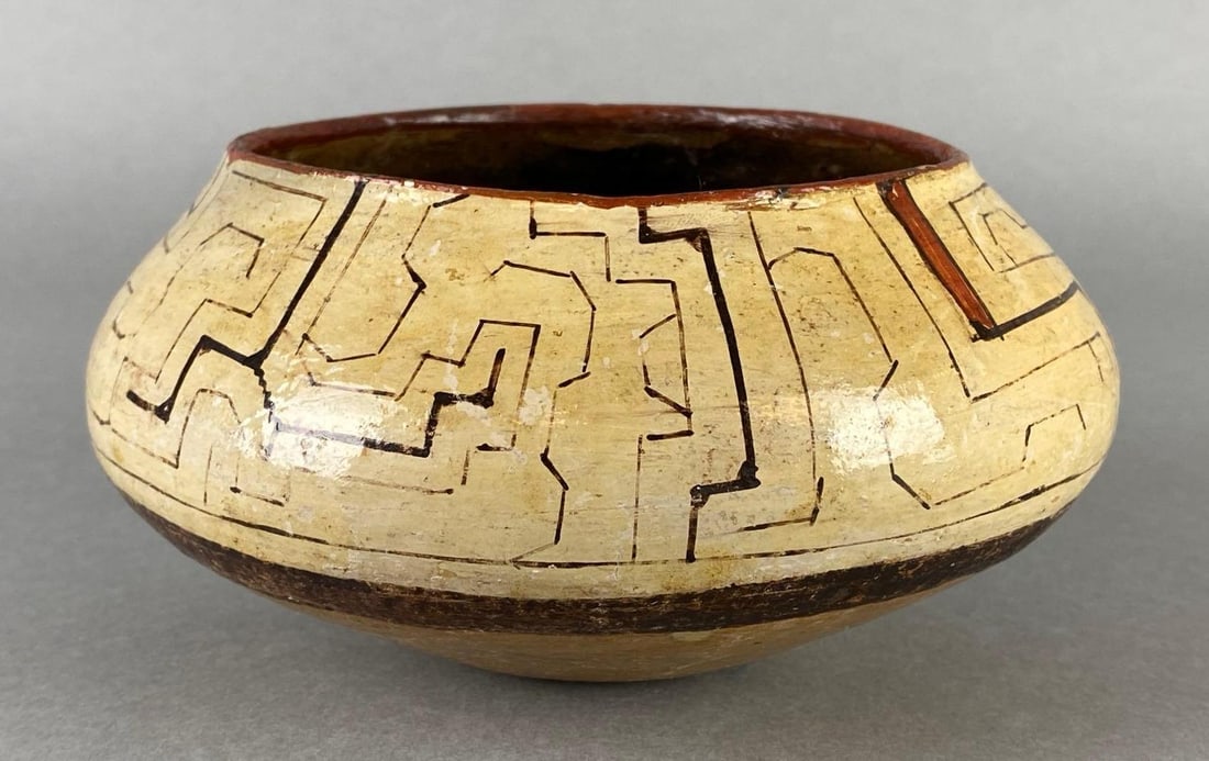 Peruvian Amazon Shipibo Pottery Bowl (1 of 6)