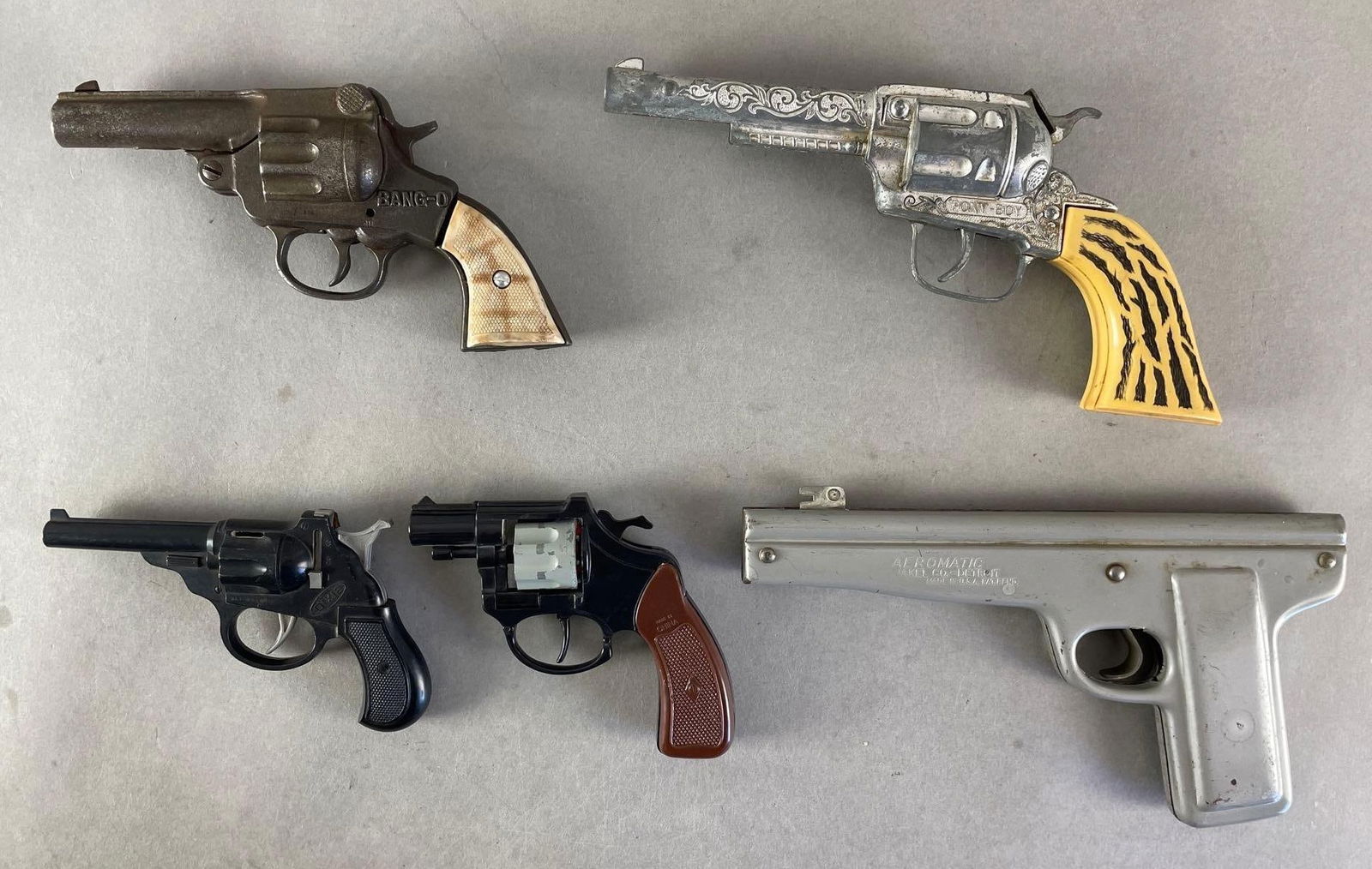 Group of 5 Toy Guns (1 of 3)