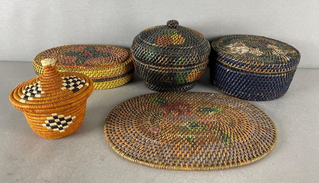 Group of 4 Lidded Woven Baskets and Mat (1 of 3)