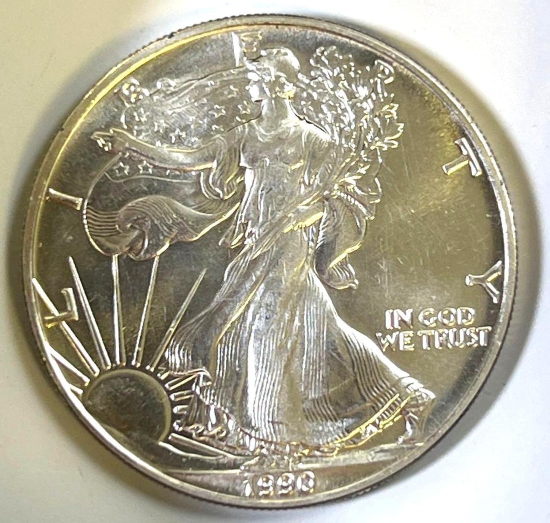 1990 US Mint Silver American Eagle 1 oz .999 Fine Silver (1 of 2)