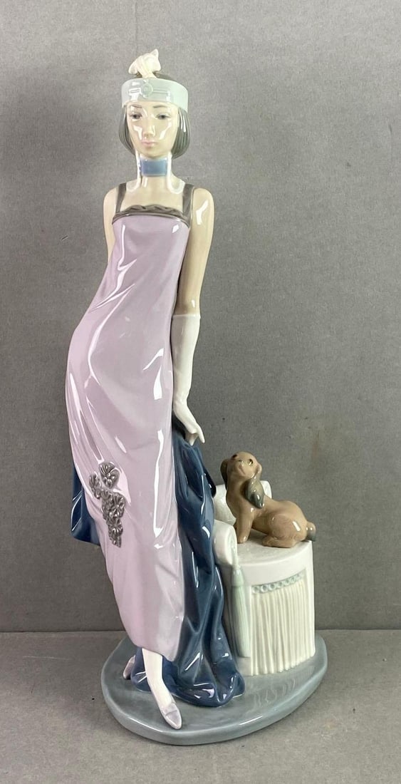 Lladro Couplet Lady Porcelain Figurine (1 of 4)