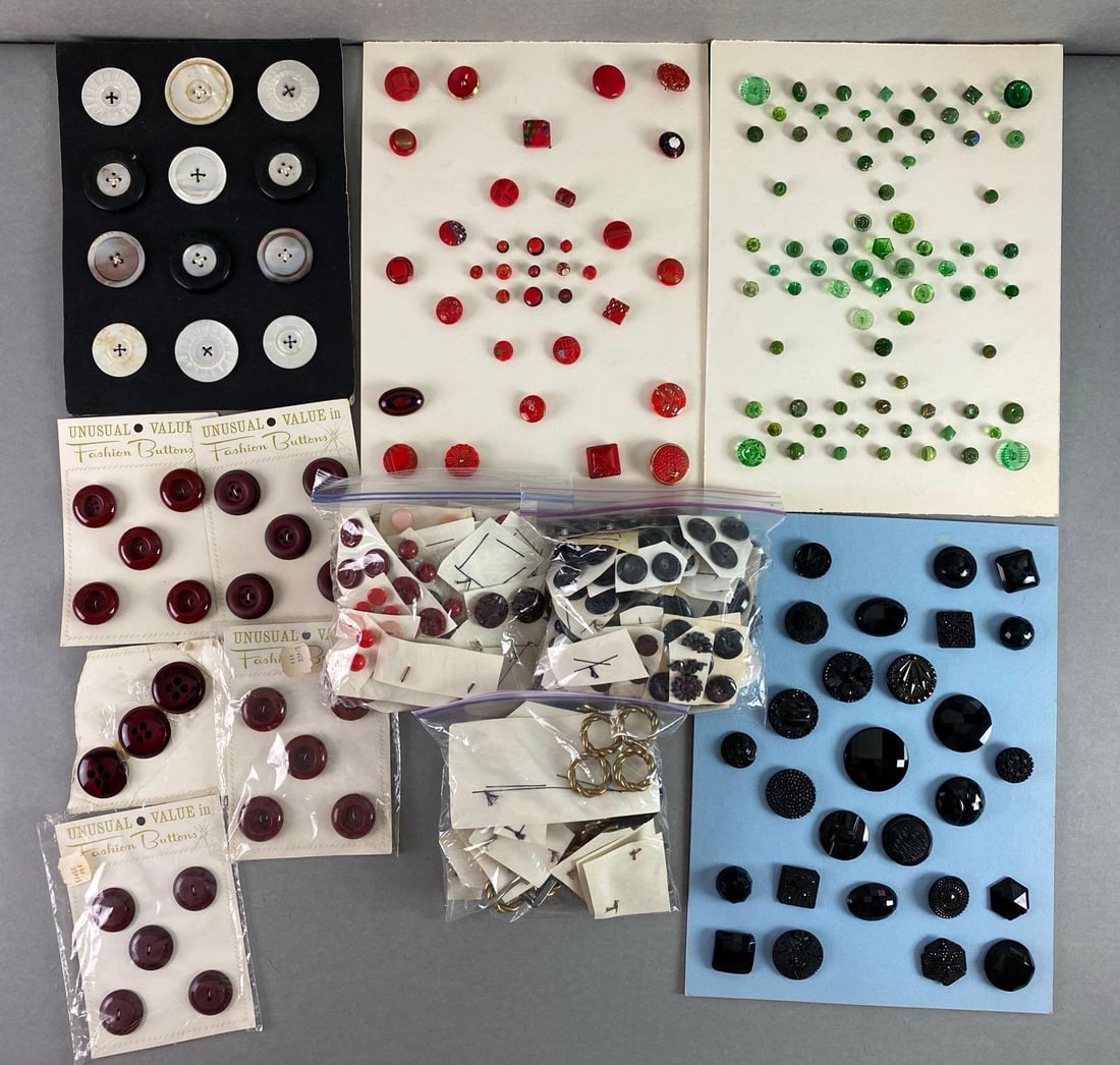 Large Group of Assorted Buttons (1 of 3)