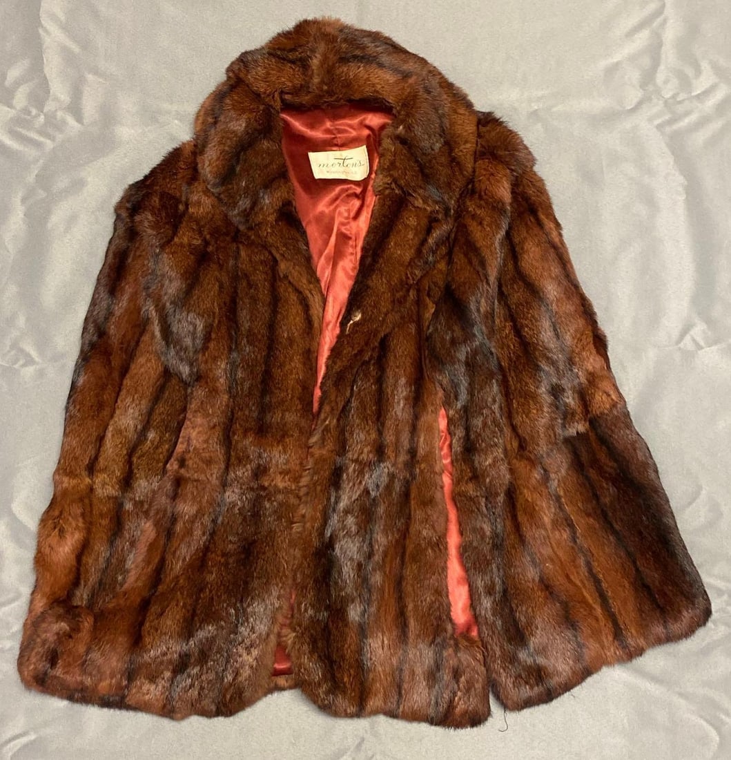 Mortons Fur Gilet: Tear in neck fold, Shoulder to shoulder measures 16 inches, neck to waist measures 28 inches