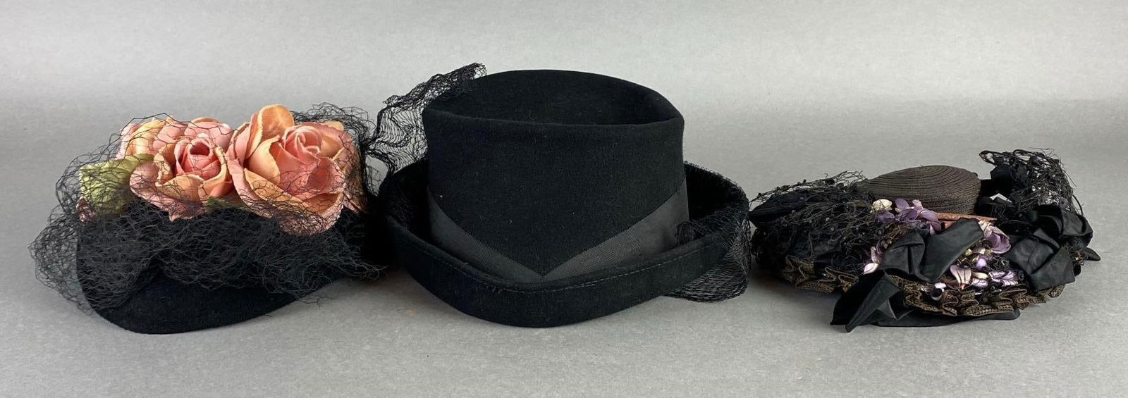 Group of 3 Small Vintage Womans Hats (1 of 4)