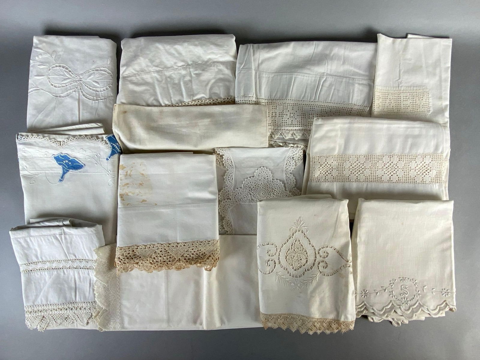 Group of 13 Vintage White Linens (1 of 3)